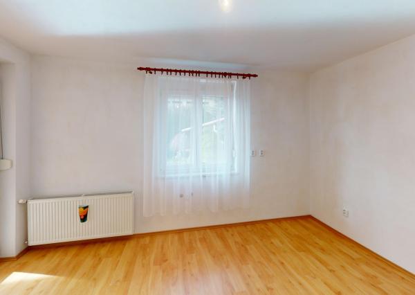 Štvorizbový bungalov s výmerou 162m2 na pozemku 1010 m2, v bezpečnom uzavretom komplexe v centre mesta