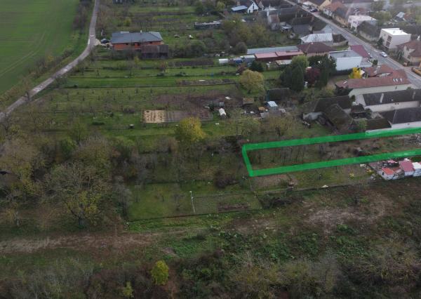 Pozemok s rozlohou 1060 m2 pre výstavbu rodinného domu