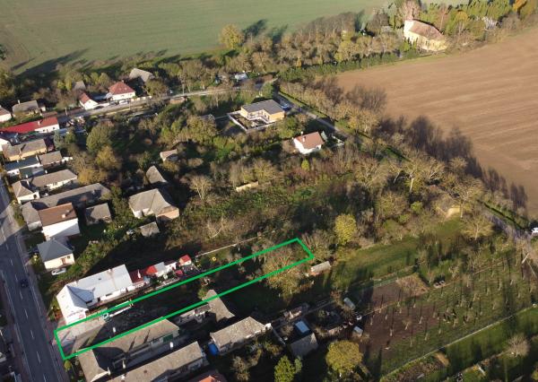 Pozemok s rozlohou 1060 m2 pre výstavbu rodinného domu