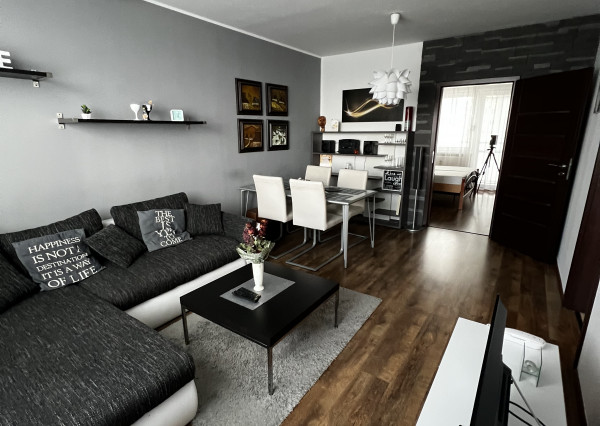 Prerobený 2 izbový byt v Trenčíne, Lavičková ulica, bezproblémové parkovanie