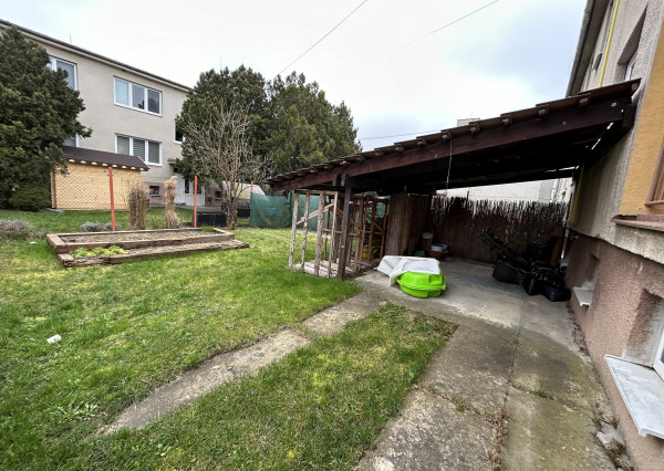 PREDANÝ !!! 3-izbový byt s vlastnou záhradou