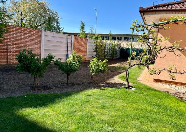 Štvorizbový bungalov s výmerou 162m2 na pozemku 1010 m2, v bezpečnom uzavretom komplexe v centre mesta