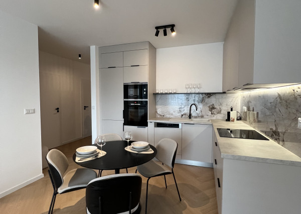 Na prenájom novostavba moderného, kompletne zariadeného 2izb bytu na Tramínovej ul. v Trenčíne.