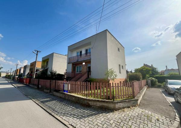 4-izbový dom v žiadanej lokalite - Brezová ulica