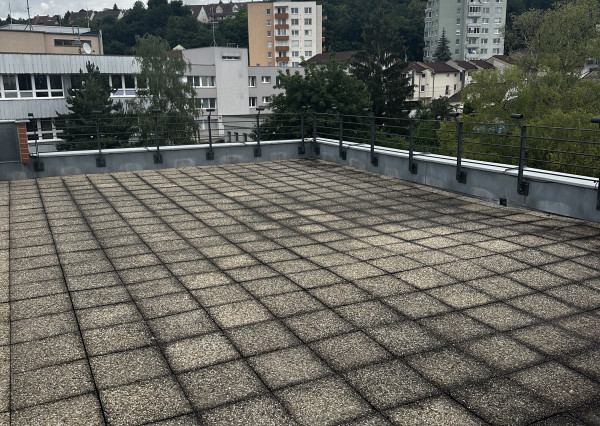 PREDAJ! 3 izbový byt s terasou, v rodinnom dome v centre