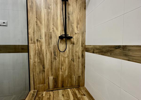 PREDAJ! 3 izbový byt s terasou, v rodinnom dome v centre