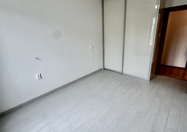 PREDAJ! 3 izbový byt s terasou, v rodinnom dome v centre