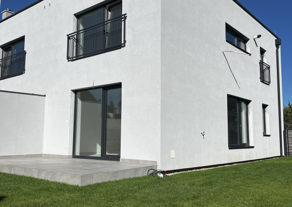 Na predaj novostavba RD s pekným pozemkom v Gabčíkove