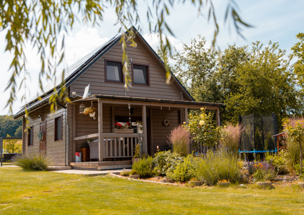 Drevenica, novostavba v obci Cimenná, v srdci prírody