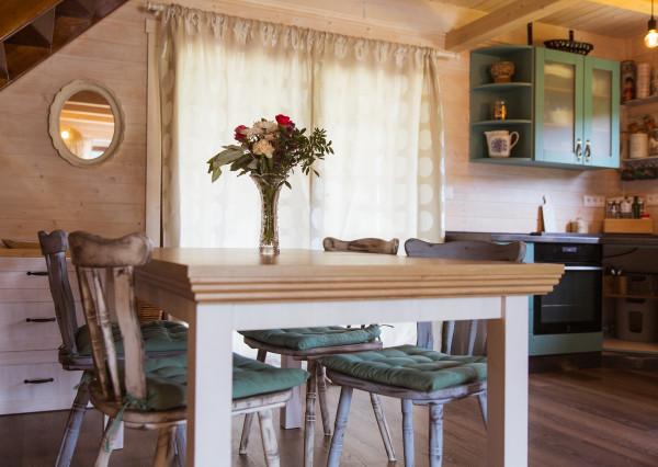 Drevenica, novostavba v obci Cimenná, v srdci prírody