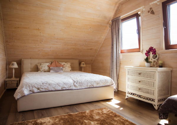 Drevenica, novostavba v obci Cimenná, v srdci prírody