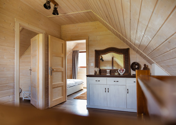 Drevenica, novostavba v obci Cimenná, v srdci prírody