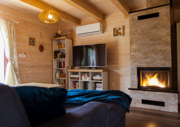 Drevenica, novostavba v obci Cimenná, v srdci prírody