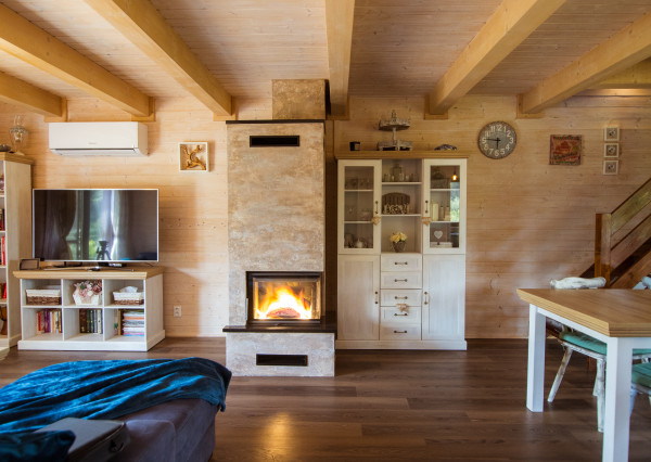 Drevenica, novostavba v obci Cimenná, v srdci prírody