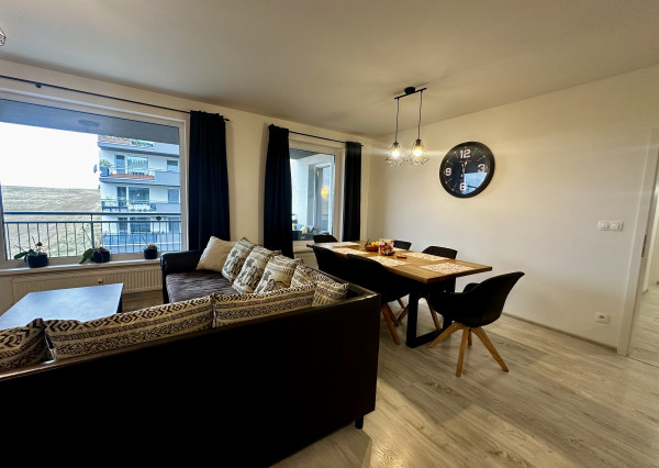 Predaj útulného zariadeného 3-izb. bytu s veľkou terasou