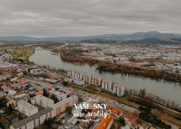 Prenájom 4izb bytu v centre Trenčína s terasou a parkovaním.