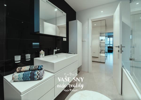 Prenájom 4izb bytu v centre Trenčína s terasou a parkovaním.