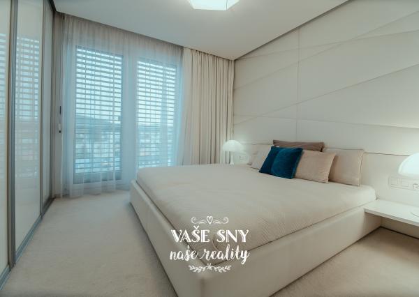 Prenájom 4izb bytu v centre Trenčína s terasou a parkovaním.