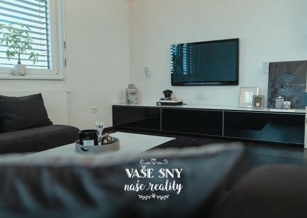 Prenájom 4izb bytu v centre Trenčína s terasou a parkovaním.