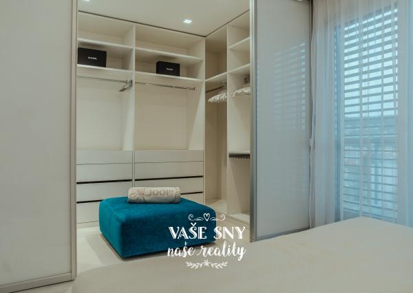 Prenájom 4izb bytu v centre Trenčína s terasou a parkovaním.