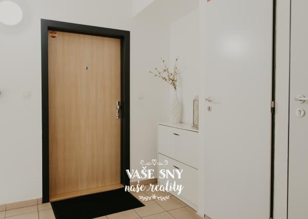 Prenájom 4izb bytu v centre Trenčína s terasou a parkovaním.