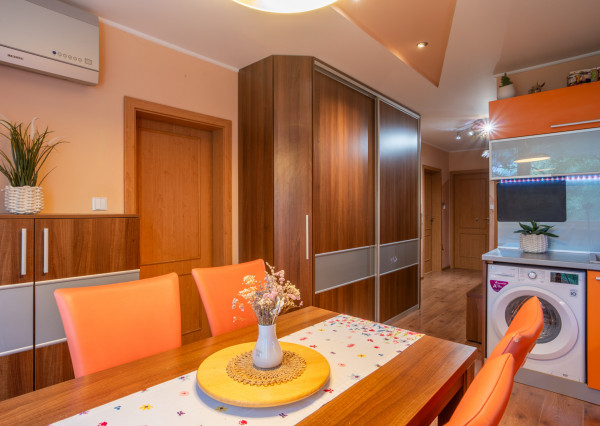 Na prenájom priestranný 3-izbový byt vo vyhľadávanej časti Ružinova