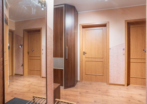 Na prenájom priestranný 3-izbový byt vo vyhľadávanej časti Ružinova