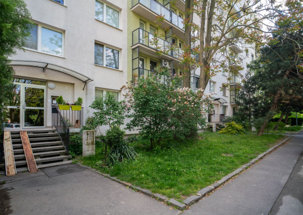 Na prenájom priestranný 3-izbový byt vo vyhľadávanej časti Ružinova