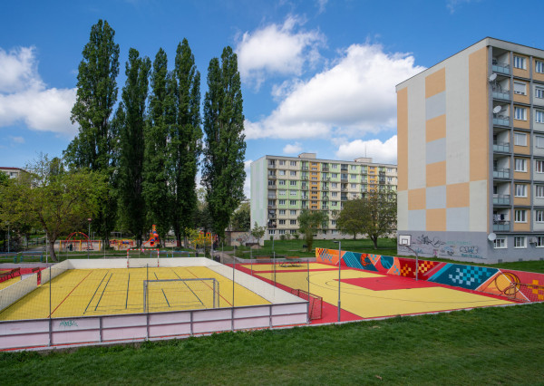 Na prenájom priestranný 3-izbový byt vo vyhľadávanej časti Ružinova