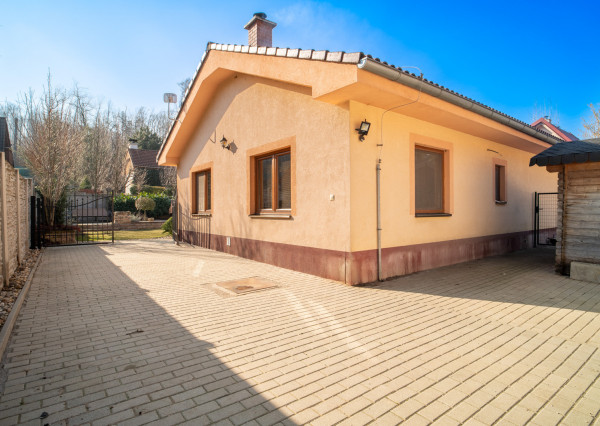 Na predaj záhradná chata vhodná na celoročné bývanie v obci Kuchyňa