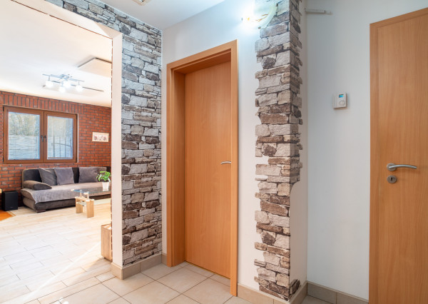 Na predaj záhradná chata vhodná na celoročné bývanie v obci Kuchyňa