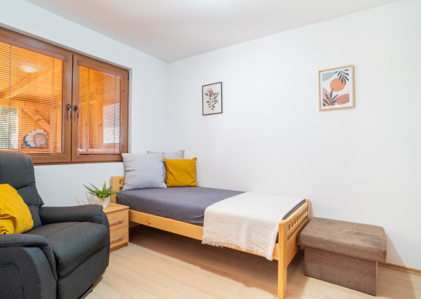 Na predaj záhradná chata vhodná na celoročné bývanie v obci Kuchyňa