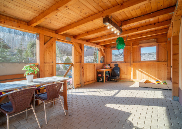 Na predaj záhradná chata vhodná na celoročné bývanie v obci Kuchyňa