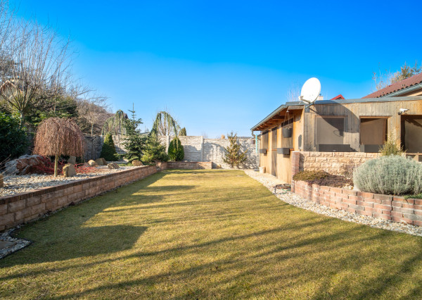 Na predaj záhradná chata vhodná na celoročné bývanie v obci Kuchyňa