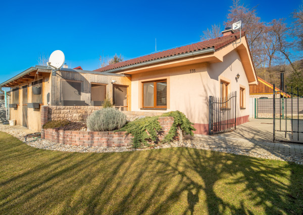 Na predaj záhradná chata vhodná na celoročné bývanie v obci Kuchyňa