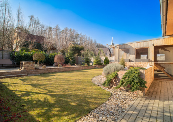 Na predaj záhradná chata vhodná na celoročné bývanie v obci Kuchyňa