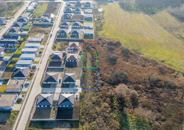 Na predaj rovinaté pozemky vhodné na výstavbu rodinných domov obci Malé Leváre