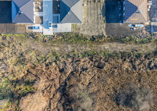 Na predaj rovinaté pozemky vhodné na výstavbu rodinných domov obci Malé Leváre