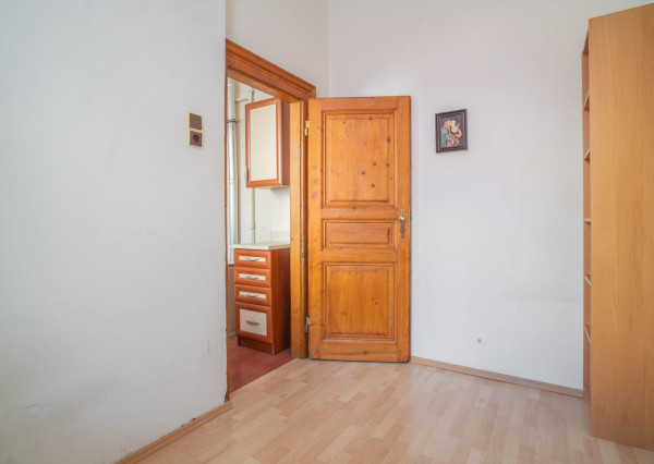 Na predaj priestranný 2,5-izbový byt v historickej budove Starého Mesta