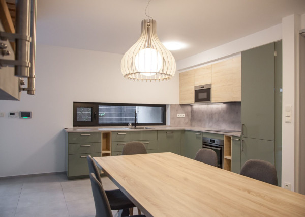 Na predaj exkluzívny 4-izbový rodinný dom priamo pod Devínom