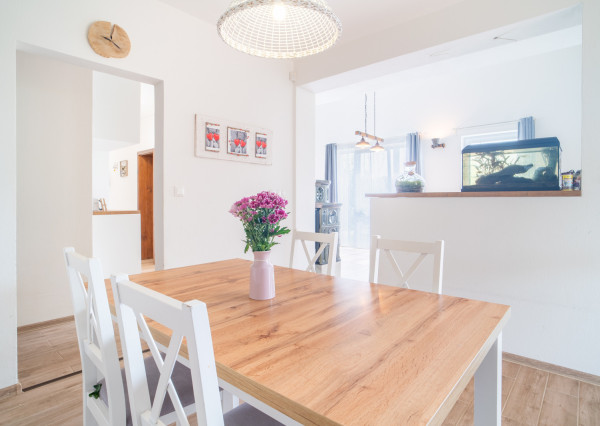 Na predaj príjemný 4-izbový rodinný dom v Lehniciach