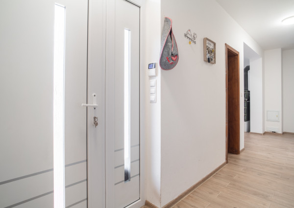 Na predaj príjemný 4-izbový rodinný dom v Lehniciach