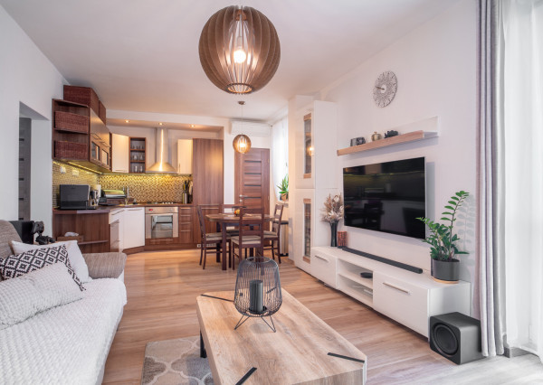 Na predaj dobre dispozične riešený 3-izbový byt vo vyhľadávanej lokalite Karlovej Vsi