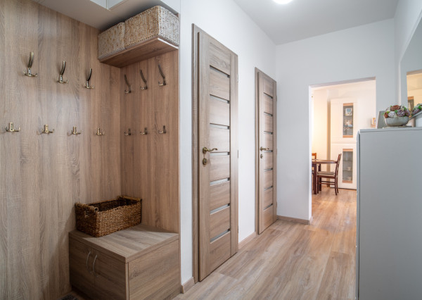 Na predaj dobre dispozične riešený 3-izbový byt vo vyhľadávanej lokalite Karlovej Vsi