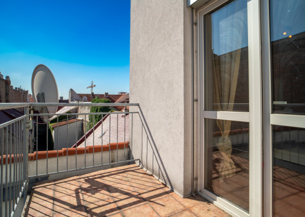 Na predaj nadštandardný 4-izbový byt s garážovým parkovacím státím v Starom Meste