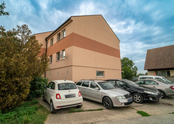 Na predaj 3-izbový byt v pokojnej lokalite Mostu pri Bratislave