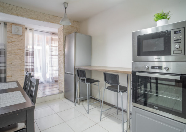 Na predaj priestranný 6-izbový rodinný dom v obci Hrnčiarovce nad Parnou