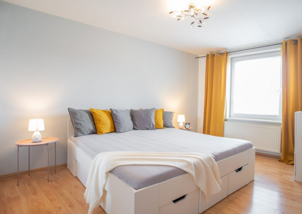 Na predaj priestranný 6-izbový rodinný dom v obci Hrnčiarovce nad Parnou