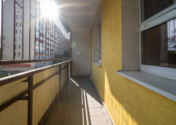 Na prenájom zrekonštruovaný 1-izbový byt s veľkorysou loggiou v tichej časti Dúbravky