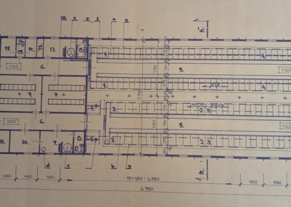 Na predaj veľkorysý pozemok s poľnohospodárskou budovou v obci Vydrany vhodný aj pre developerov
